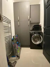 Stylish Modern 1 Bedroom Flat With Patio Garden & Parking - Image 2