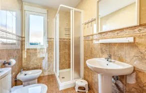Stunning Air Conditioned House - Image 3