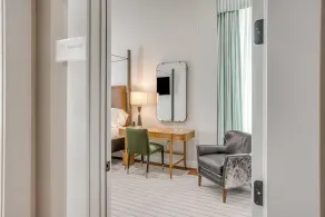 Nutt House Hotel - Image 2
