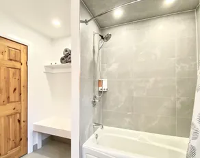 Beautiful Waterfront Cottage w/ Swim Spa Hot Tub, Sleeps 19 - Image 2