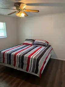 cozy 2 bedroom close to trails and boat launch three minutes - Image 5