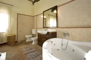 Villa in Sant'andrea In Caprile mit 7 Schlafzimmern 13 Schlafplätzen - Image 2