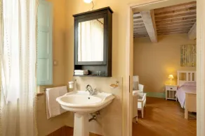 Large ground floor apartment of 118 m2 consisting of a large living room with fireplace, kitchen complete with dishwasher, microwave oven, electric oven, coffee machine, kettle, fridge and freezer.Dining area, a master double bedroom with private bathroo - Image 4