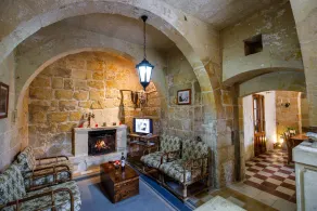 Gozo, semi detached farmhouse with sunny terraces and free internet access. - Image 4