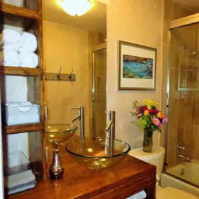 Superb Santa Fe HQ - Prime Location - Decked Digs - Image 3