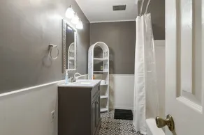 Cozy home with great back patio, and only 1 mile from the Expo Square! - Image 3