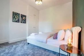 Host & Stay - Somerset Road House - Image 5