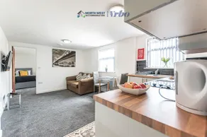 Contractor/Corporate Stays – Full Amenities, Near Liverpool and Warrington - Image 5