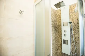 St. Peter Station Suite – Centrale, Calme et Bien Desservie - Image 3