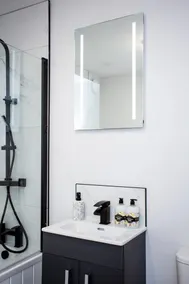 Heart of South Shields Modern Interior 2 Bed Flat - Image 5