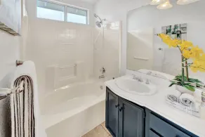 An Beautiful Designed Home in LA Suburb For Family - Image 2
