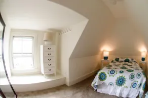 Newport - Exclusive Renfrew Park Beach House Waterview Apartment, Central A/C - Image 4