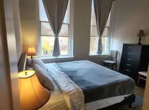 A01 - Heart of the Arts - King Suite West Broad Condo nästa VCU MCV Quirk Hote - Image 3