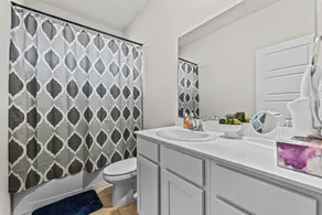 Single-Level Crew Stay | 3BR Near Aubrey Projects - Image 3