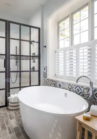 NEWLY REMODELED 3 BEDROOM COUNTRY CASTLE - Image 4
