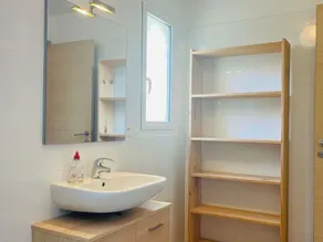 Modern apartment, A/C, near beach, WiFi, private parking, 2 bedrooms - Image 3