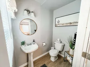 Reclaimed Historic Home 1min to Downtown-Sleeps 7! - Image 2