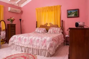 Peaceful 3 Bedroom Home 1 Min Away From The Beach - Image 4