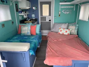 The Gigi - A Mermaid Houseboat on Lake James - Image 3