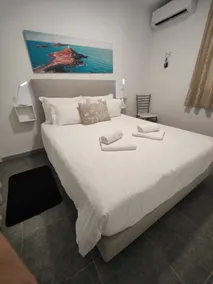 Holiday Home 'Funchal' with Sea View, Balcony & Wi-Fi - Image 4
