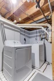 Welcome home. Comfortable four bedroom , two bath house - Image 5