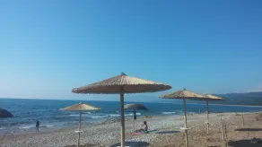 Calme Suites en bord de mer de luxe à Kalo Nero Beach avec une vue spectaculaire sur l'océan - Image 4