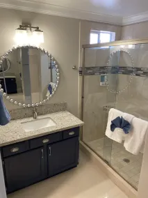 Spacious Home with privatePool & covered partio, chef's kitchen, 10min to dwtn - Image 5