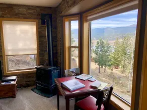 Lovely Mountain Getaway w/Epic Views in Nederland! - Image 3