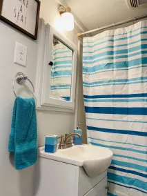 Little Bear Cottage-3 blocks from the lake! - Image 3
