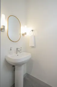 3BR East Nashville Townhome - 2 Decks - 5 Min to Titans Stadium - Image 4