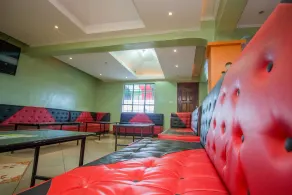 Winstonia Hotel - Image 2