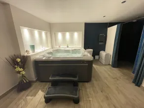 2 Bedroom Apartment in Beynost - Image 2