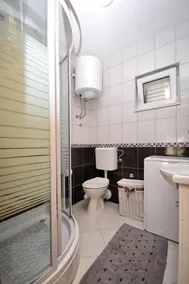 House Boze - Image 3