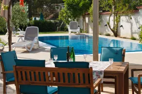 Luksusvilla ved stranden, stor terrasse, privat pool, have og gårdhave - Image 2