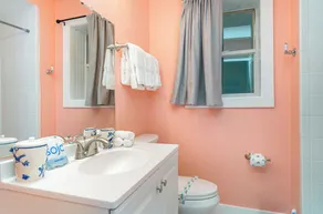 Naut 2 Shabby Cottage-Awesome Pool Area, Pine Ave location close to everything - Image 3