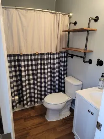 NEWLY remodeled house. Close to Vineyards & Lake Lanier - Image 5