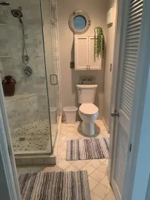 Downstairs unit of House. 3 blocks from Beach and Club, in a great little town. - Image 3