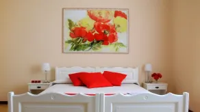 Villa with swimming pool, jacuzzi and tennis, in front of the Aeolian Islands - Image 4