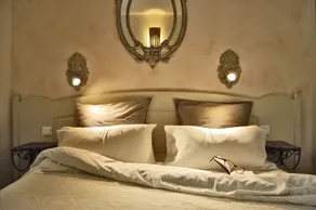 Apartment in charming country stone house with pool in Gordes, Luberon - Image 5