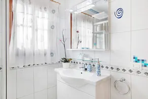 Vacation Apartment \"Petite Paradise\" with Terrace and Wi-Fi - Image 3