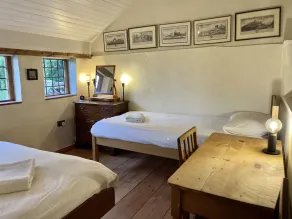 Une ferme Tudor exquise restaurée avec amour avec 7 chambres, 6 salles de bain / douche, dormir 14 dans - Image 4