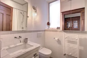 Grand Home sur Palmerston Blvd. près de Little Italy - Image 3