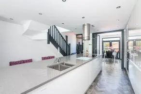 Modern duplex apartment with Cinema, sleeps 6! - Image 2