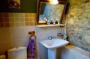 Cozy Cottage with Magical Garden  Overlooking the Beach. - Image 2