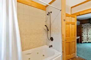 Cozy Vermont Log Cabin Chalet Only Minutes from Jay Peak - Image 3