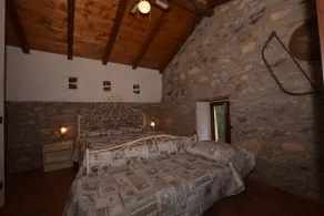 Rustico country house con giardino e piscina privata in zona collinare - Image 3