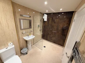 Imperial Lodge - Image 3