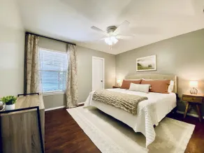 *New* Welcome to the Cheerful 2 Bedroom Duplex - Image 4