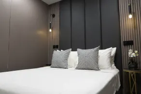 New Deluxe En Suite Room /WIFI @ City/Somerset Area - Image 4
