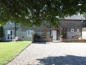 Lavant at Woodstock Suites - Image 5